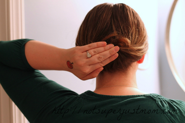 low tucked bun, everyday hairstyle, super easy